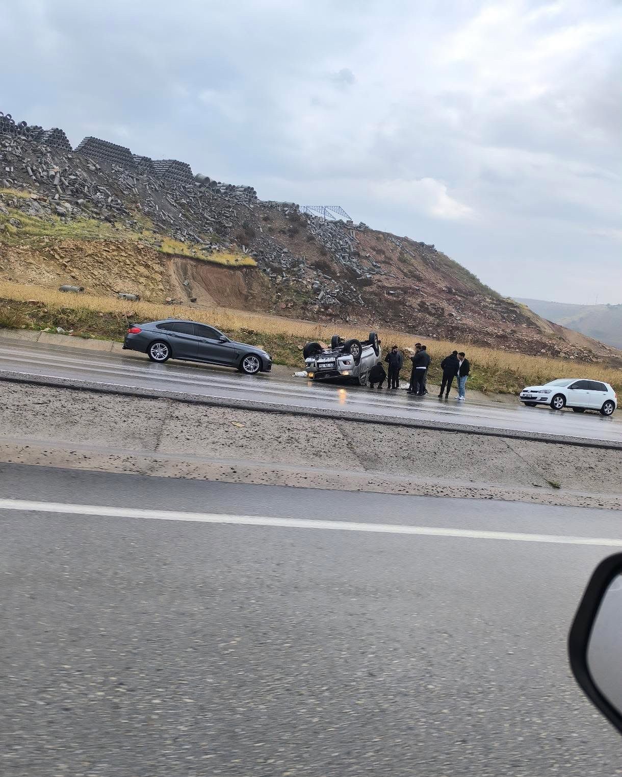 Kontrolden çıkan otomobil takla attı: 2 yaralı