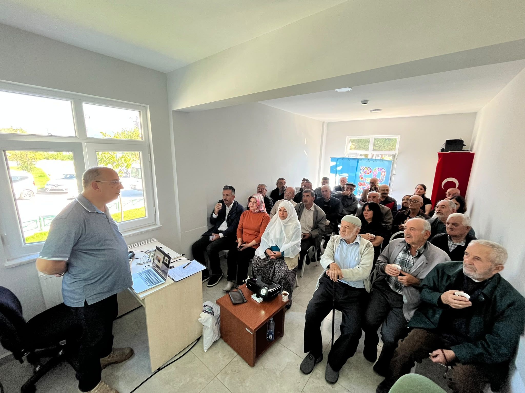 Büyükşehi̇rden Zeyti̇n Üreti̇ci̇leri̇ne Uygulamali Eği̇ti̇m (6)