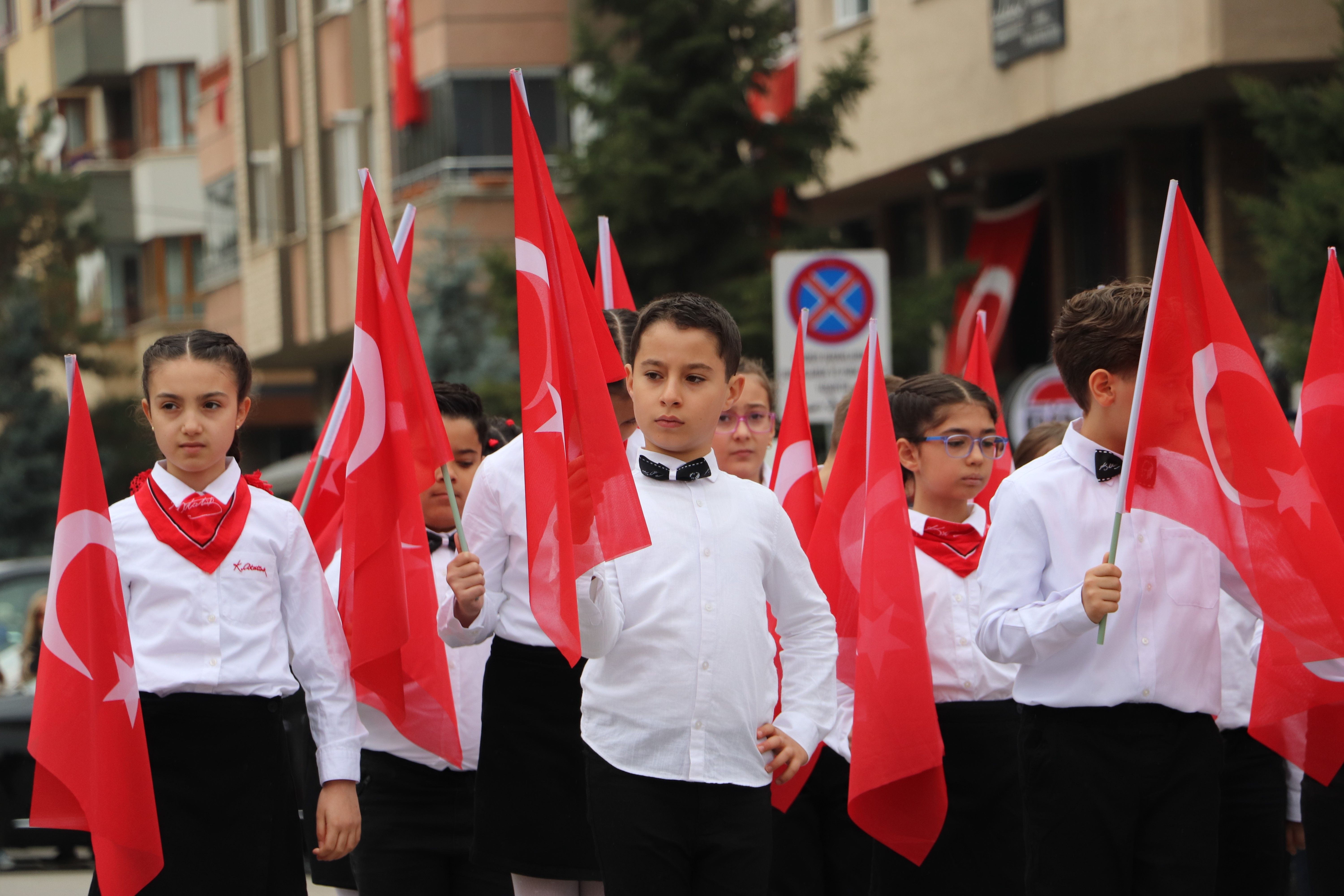Eskişehir'de Cumhuriyet'in 103. yılına görkemli kutlama