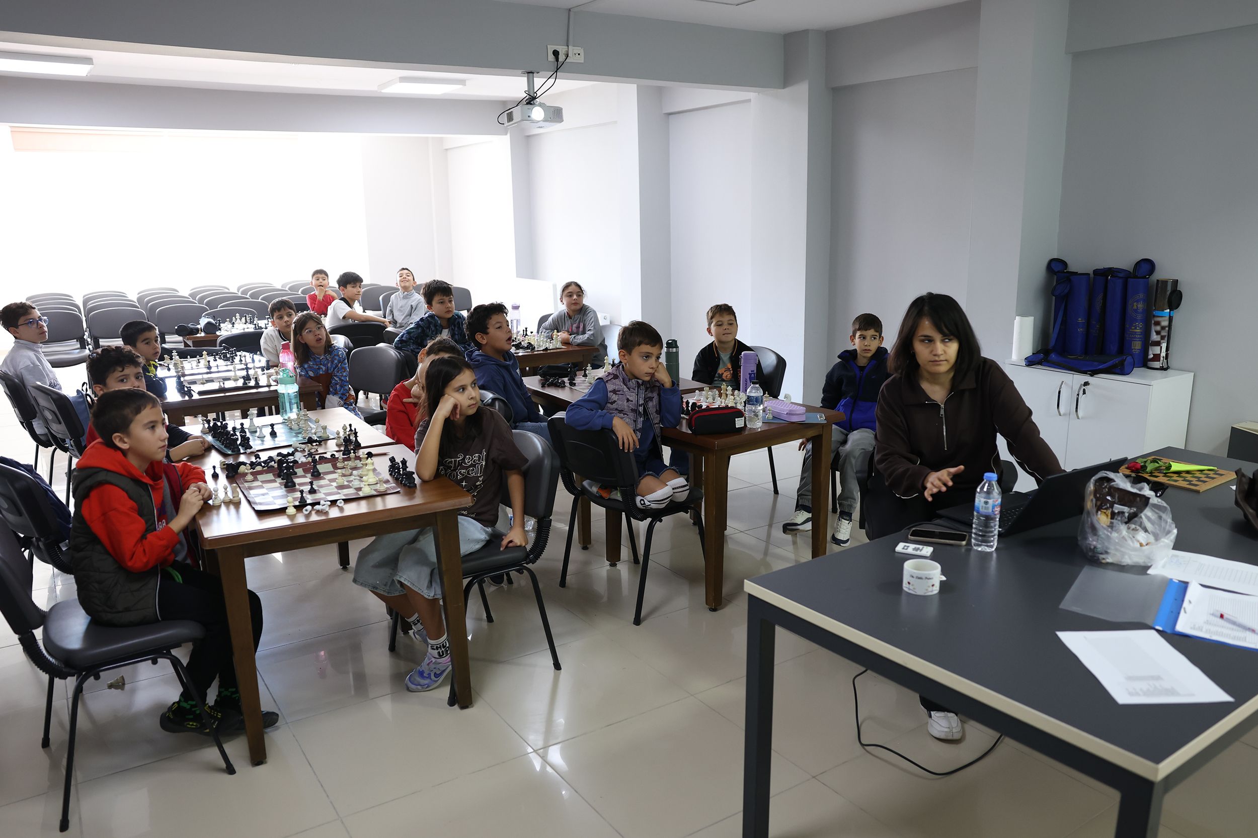 115 çocuk satrançla geleceğe hazırlanıyor